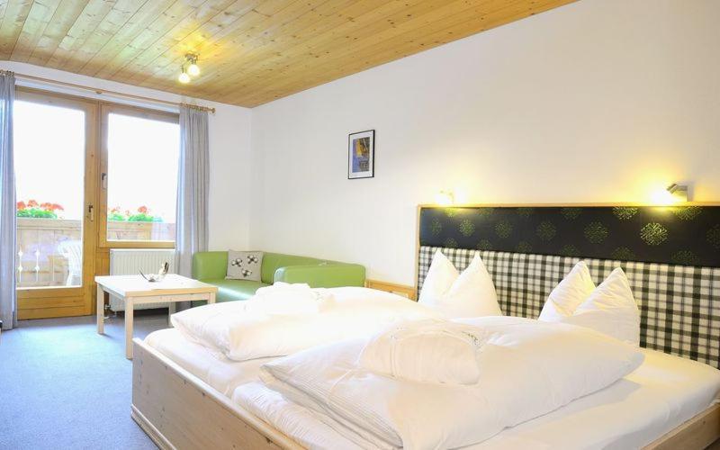 Hotel Pfleger Anras Buitenkant foto