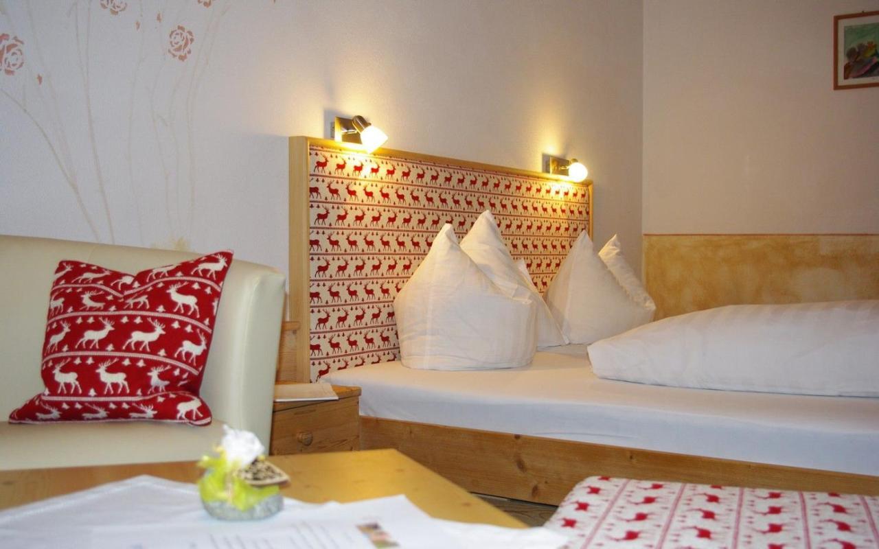 Hotel Pfleger Anras Buitenkant foto
